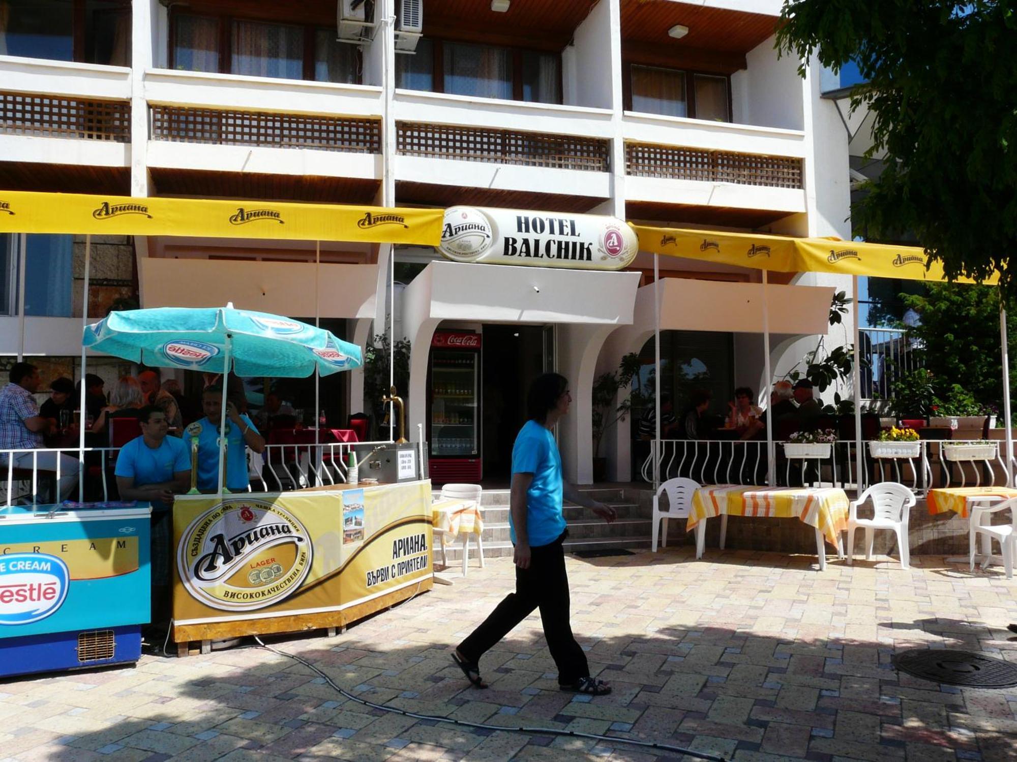 Family Hotel בלצ'יק מראה חיצוני תמונה