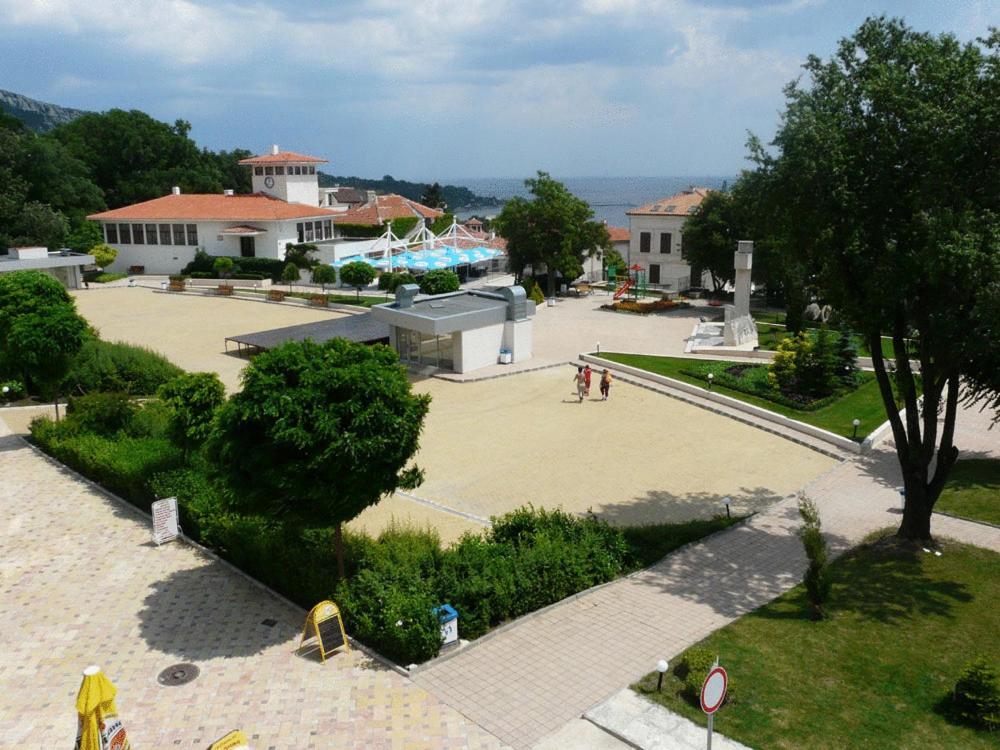 Family Hotel בלצ'יק מראה חיצוני תמונה