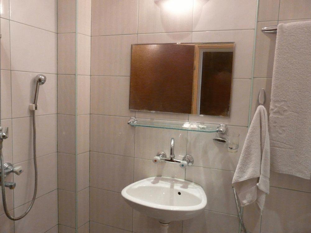 Family Hotel בלצ'יק מראה חיצוני תמונה